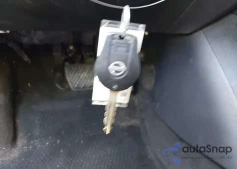 2018 Nissan Sentra S из США, поврежденный, VIN 3N1AB7AP3JY334097